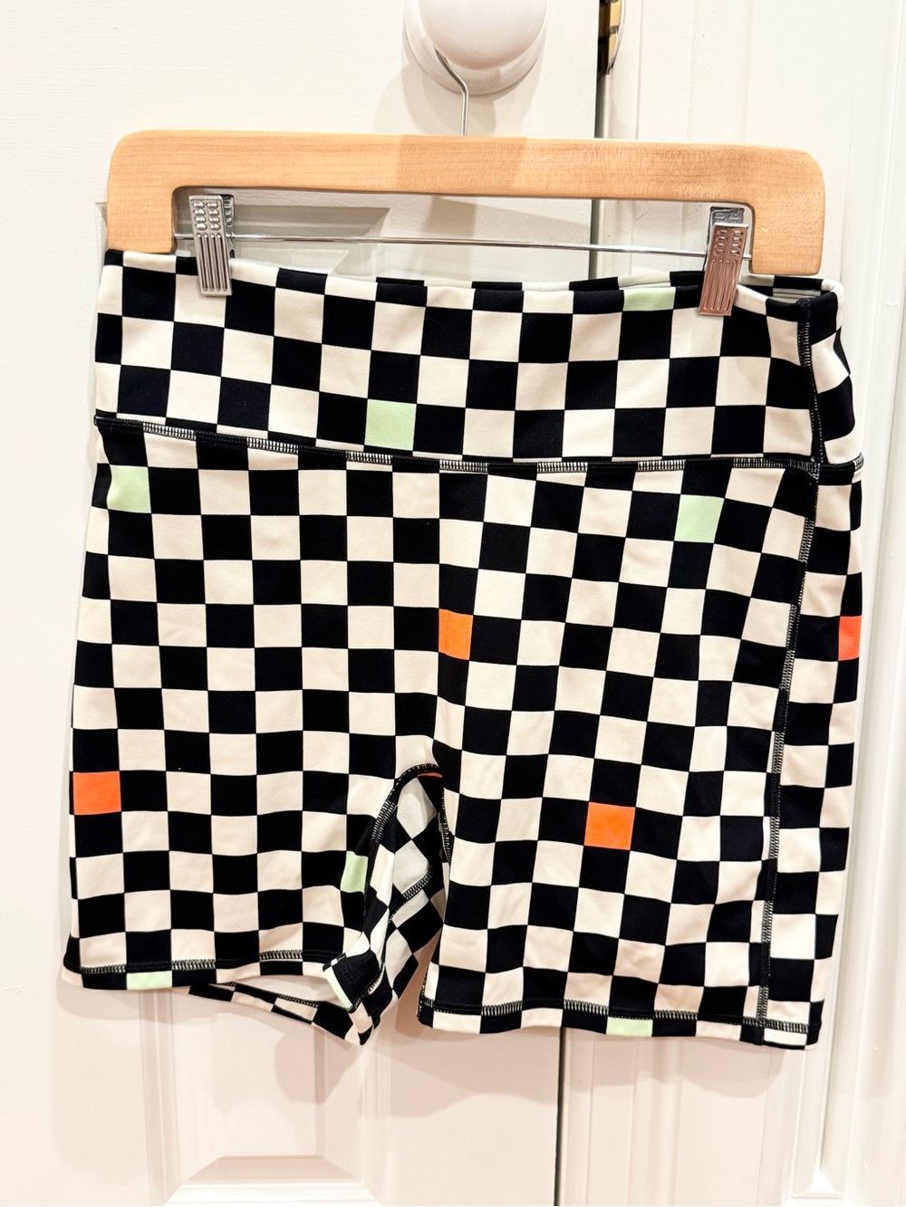 Fabletics Black & White Checkerboard High-Waist Bike Shorts  Sz L Athleticwear